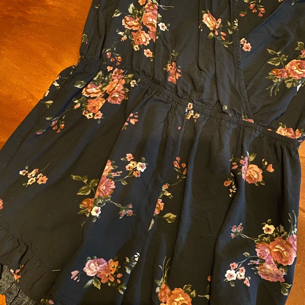 Romper - Picture 2 of 4